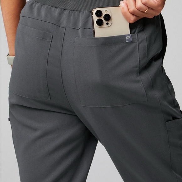 FABLETICS Gray Jogger Scrubs - Picture 2 of 2